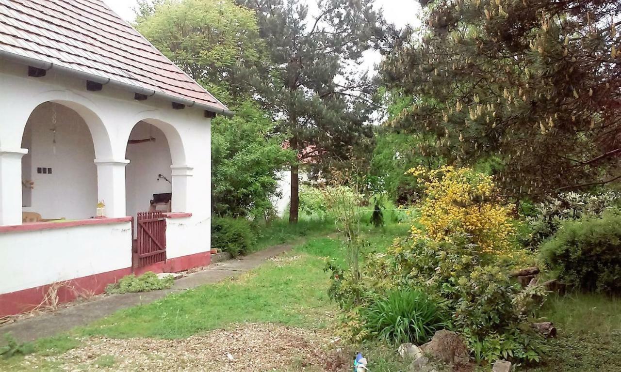 Hotel Gádoros Vendégház Egerszalók Esterno foto