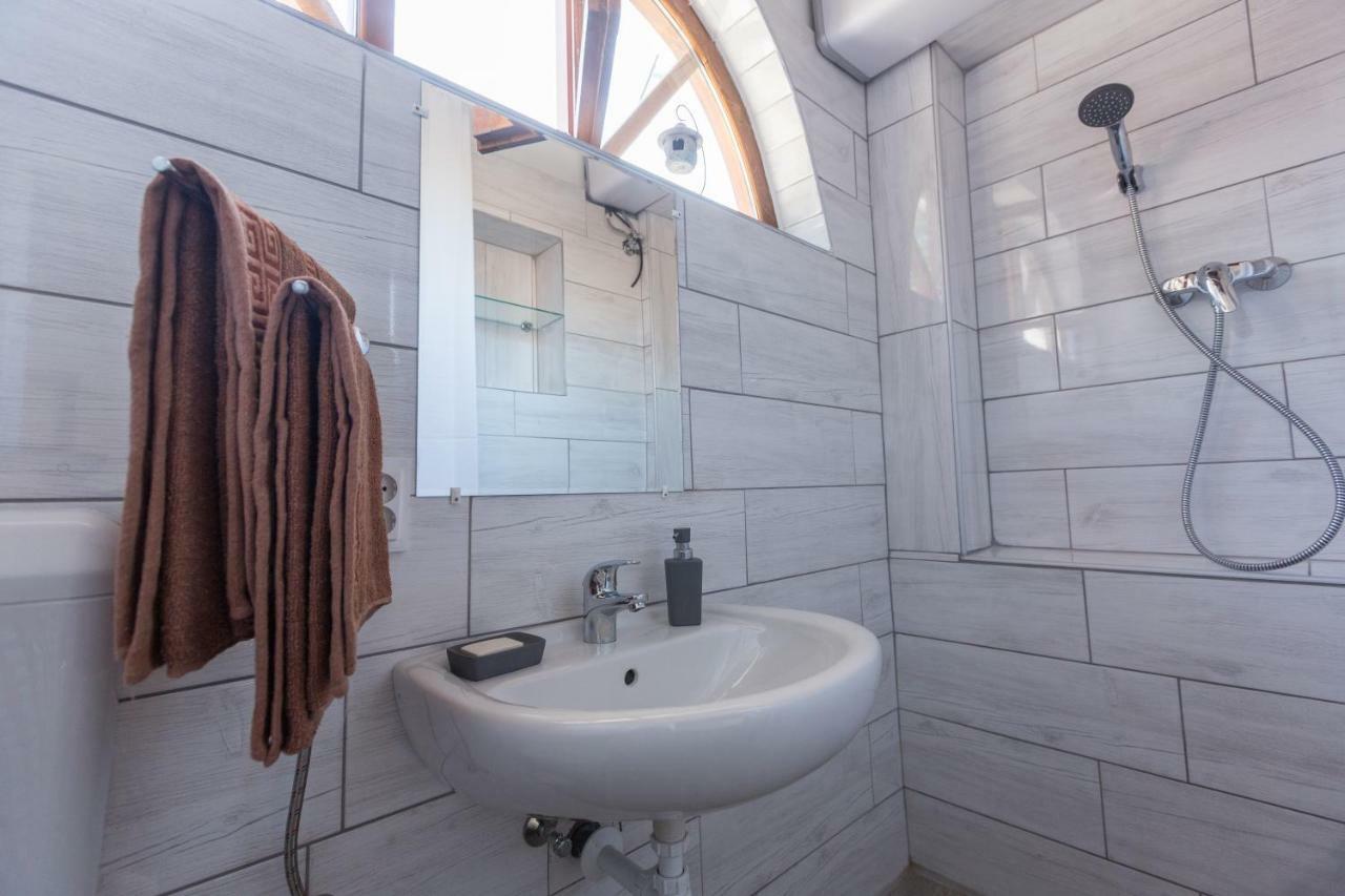 Hotel Gádoros Vendégház Egerszalók Esterno foto