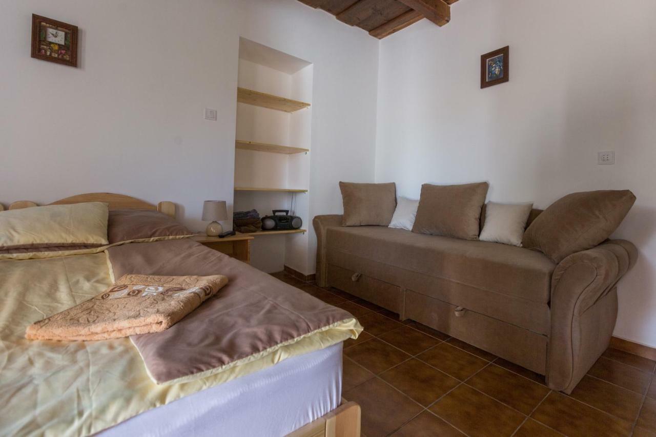 Hotel Gádoros Vendégház Egerszalók Esterno foto