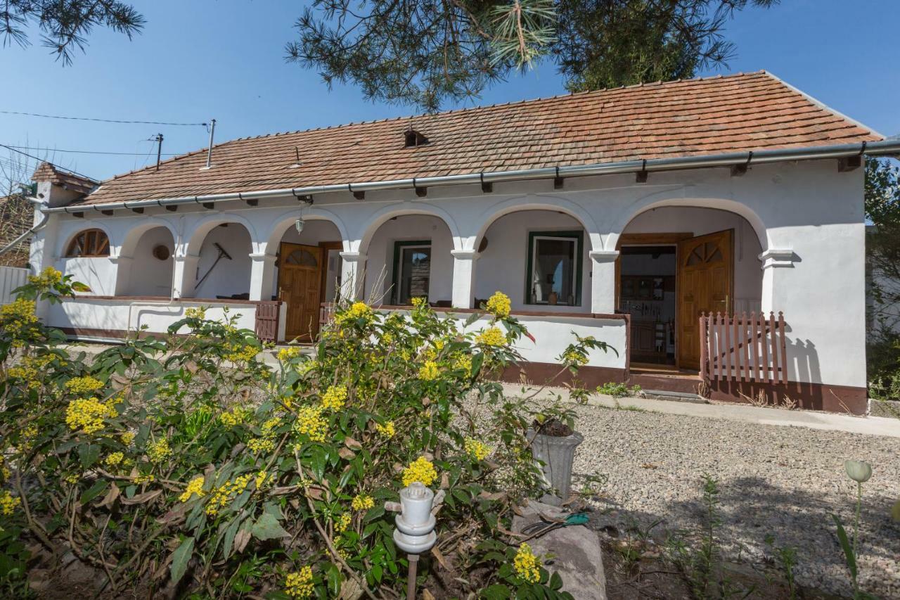 Hotel Gádoros Vendégház Egerszalók Esterno foto