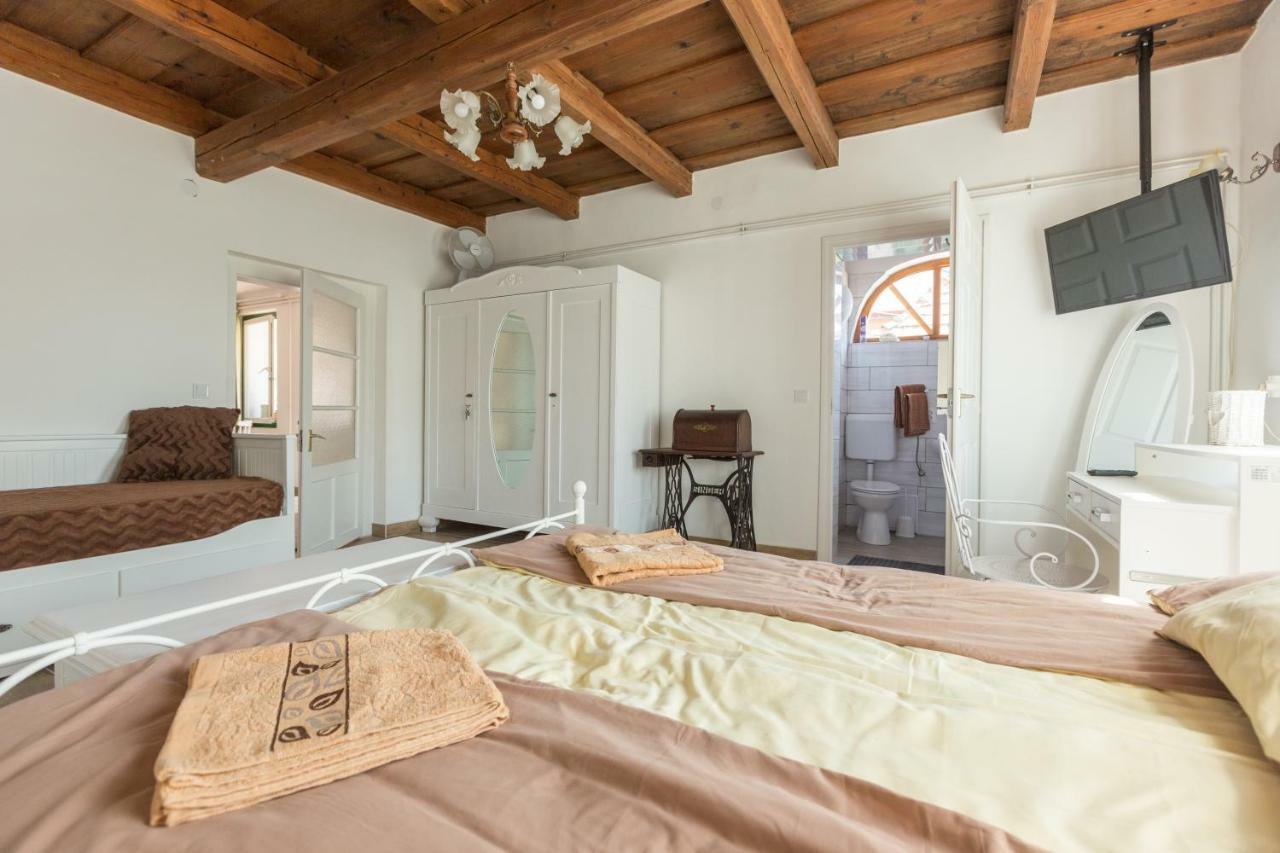 Hotel Gádoros Vendégház Egerszalók Esterno foto
