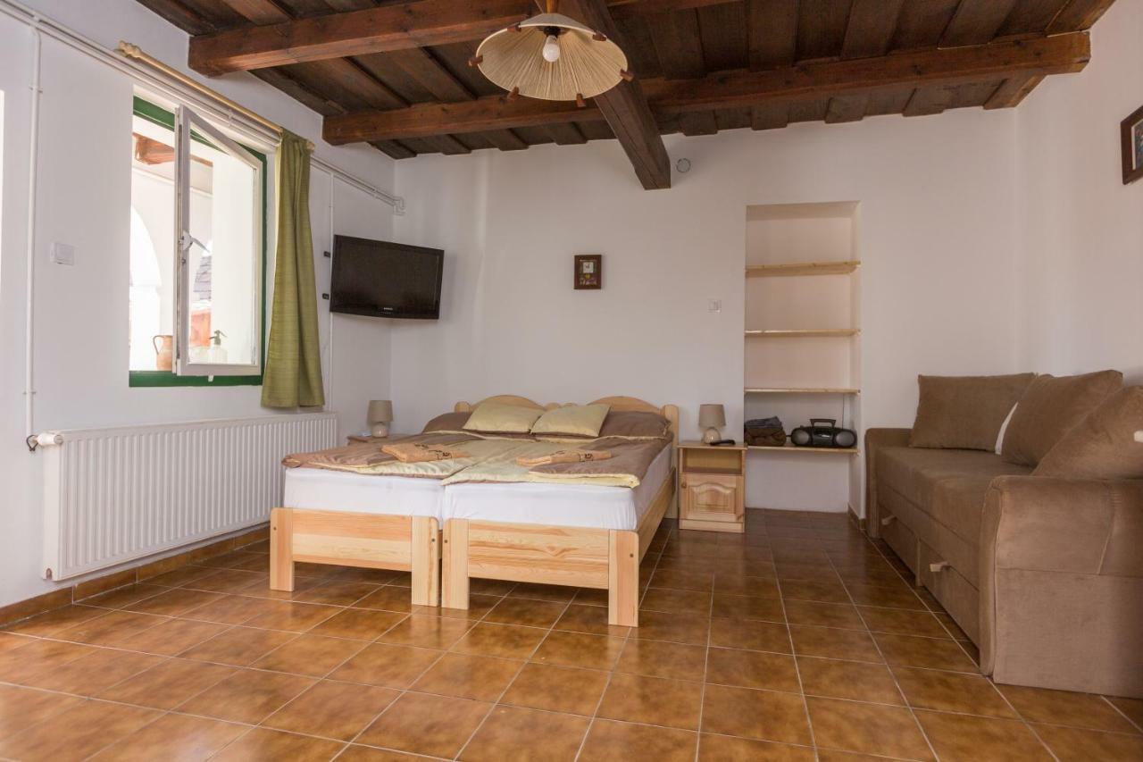 Hotel Gádoros Vendégház Egerszalók Esterno foto