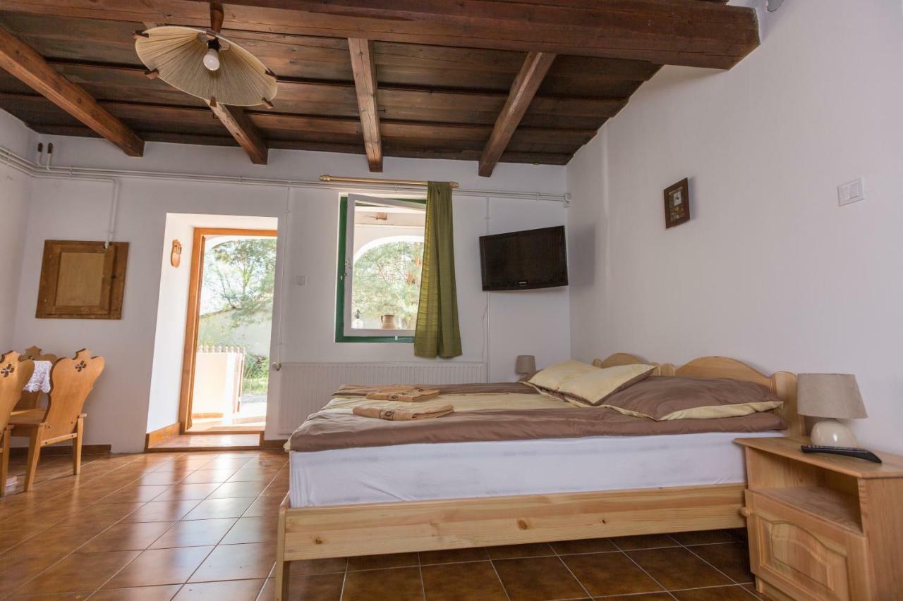 Hotel Gádoros Vendégház Egerszalók Esterno foto