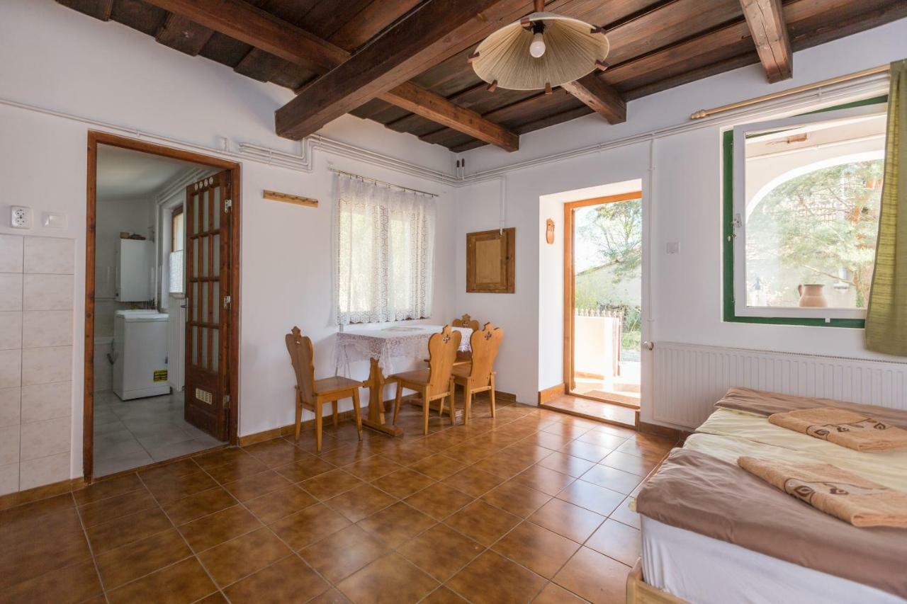 Hotel Gádoros Vendégház Egerszalók Esterno foto