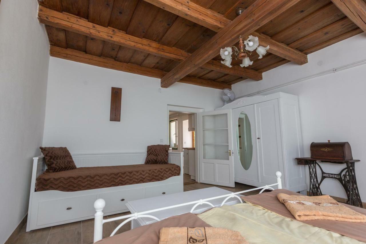 Hotel Gádoros Vendégház Egerszalók Esterno foto