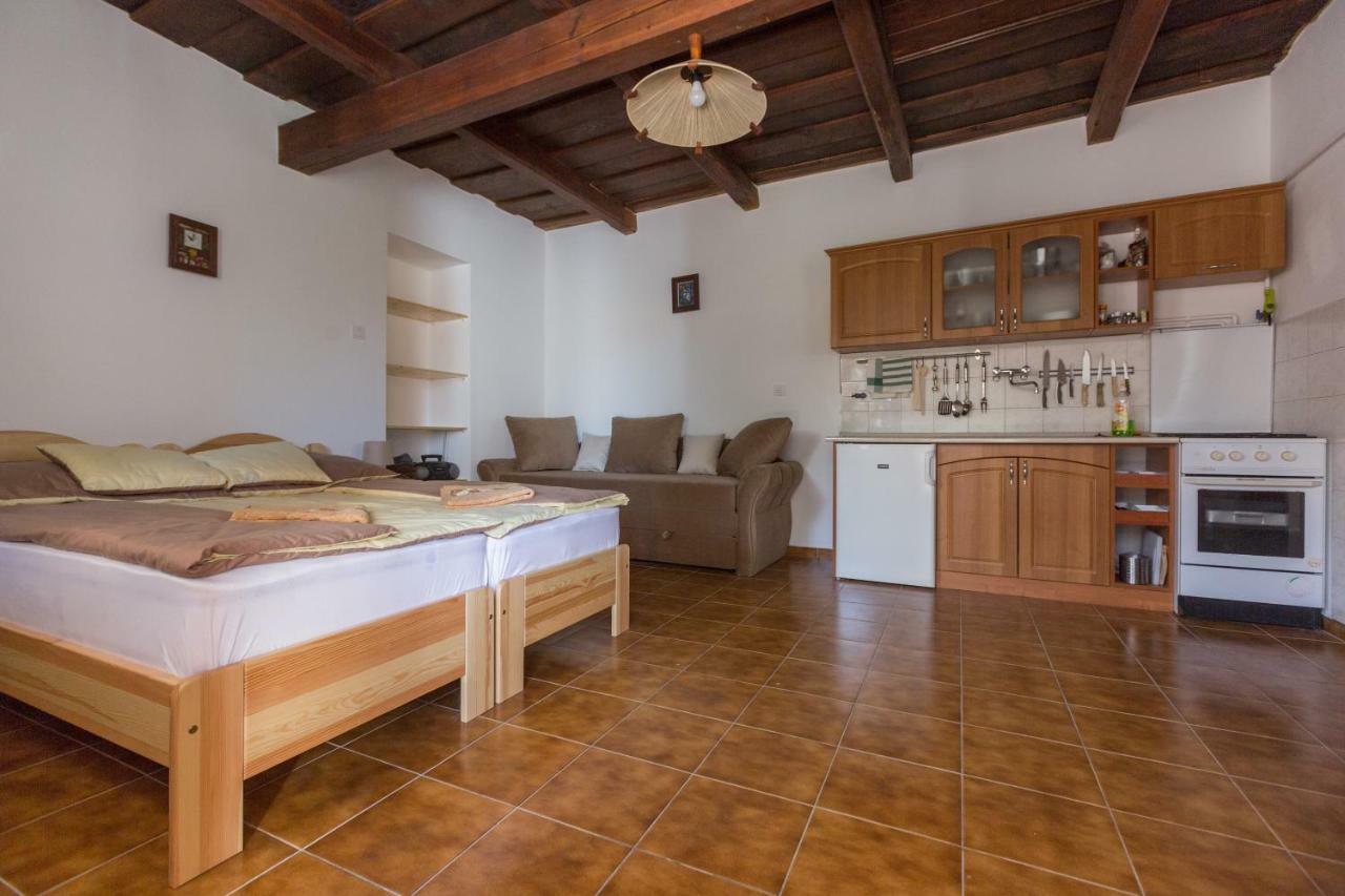 Hotel Gádoros Vendégház Egerszalók Esterno foto