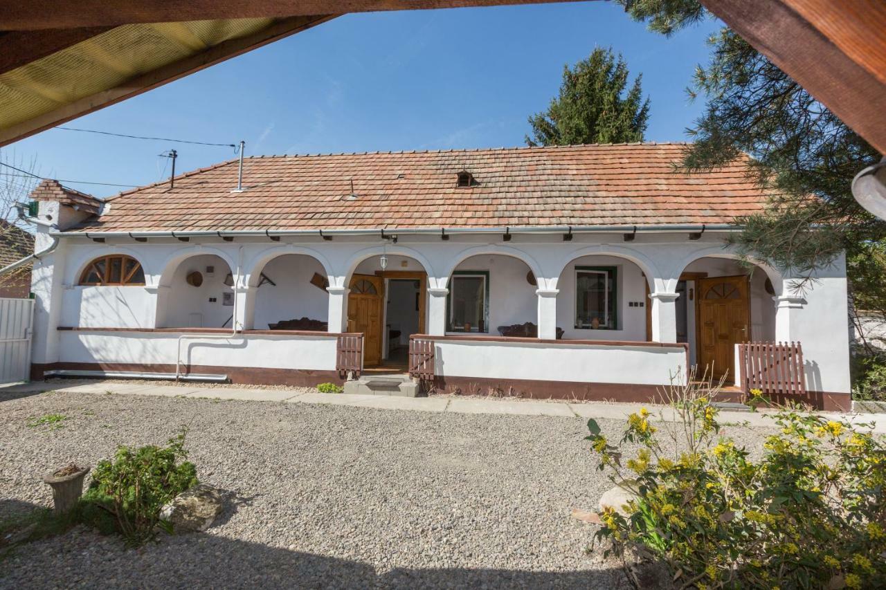 Hotel Gádoros Vendégház Egerszalók Esterno foto