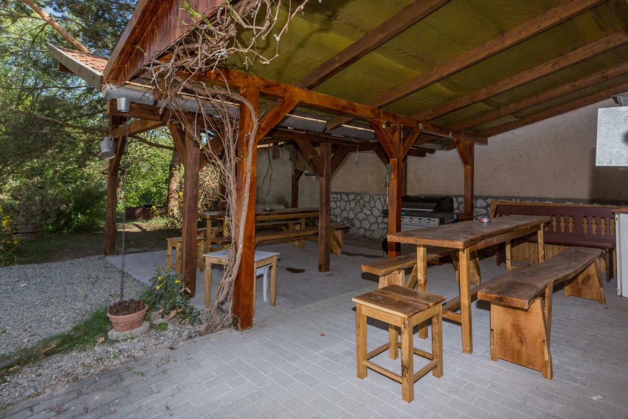 Hotel Gádoros Vendégház Egerszalók Esterno foto