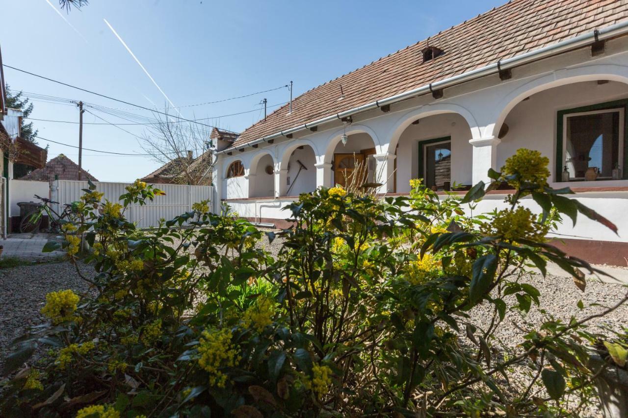 Hotel Gádoros Vendégház Egerszalók Esterno foto