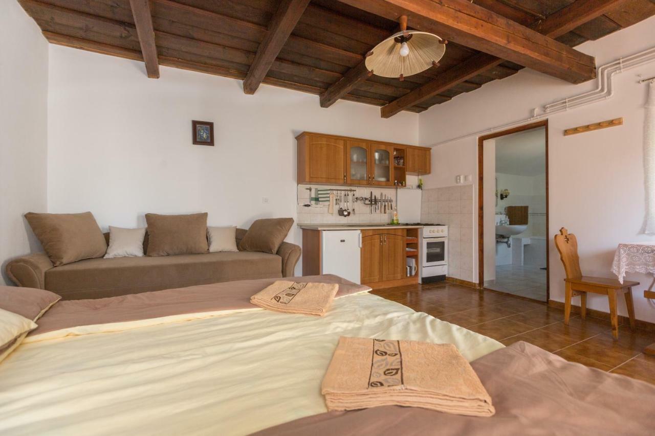 Hotel Gádoros Vendégház Egerszalók Esterno foto